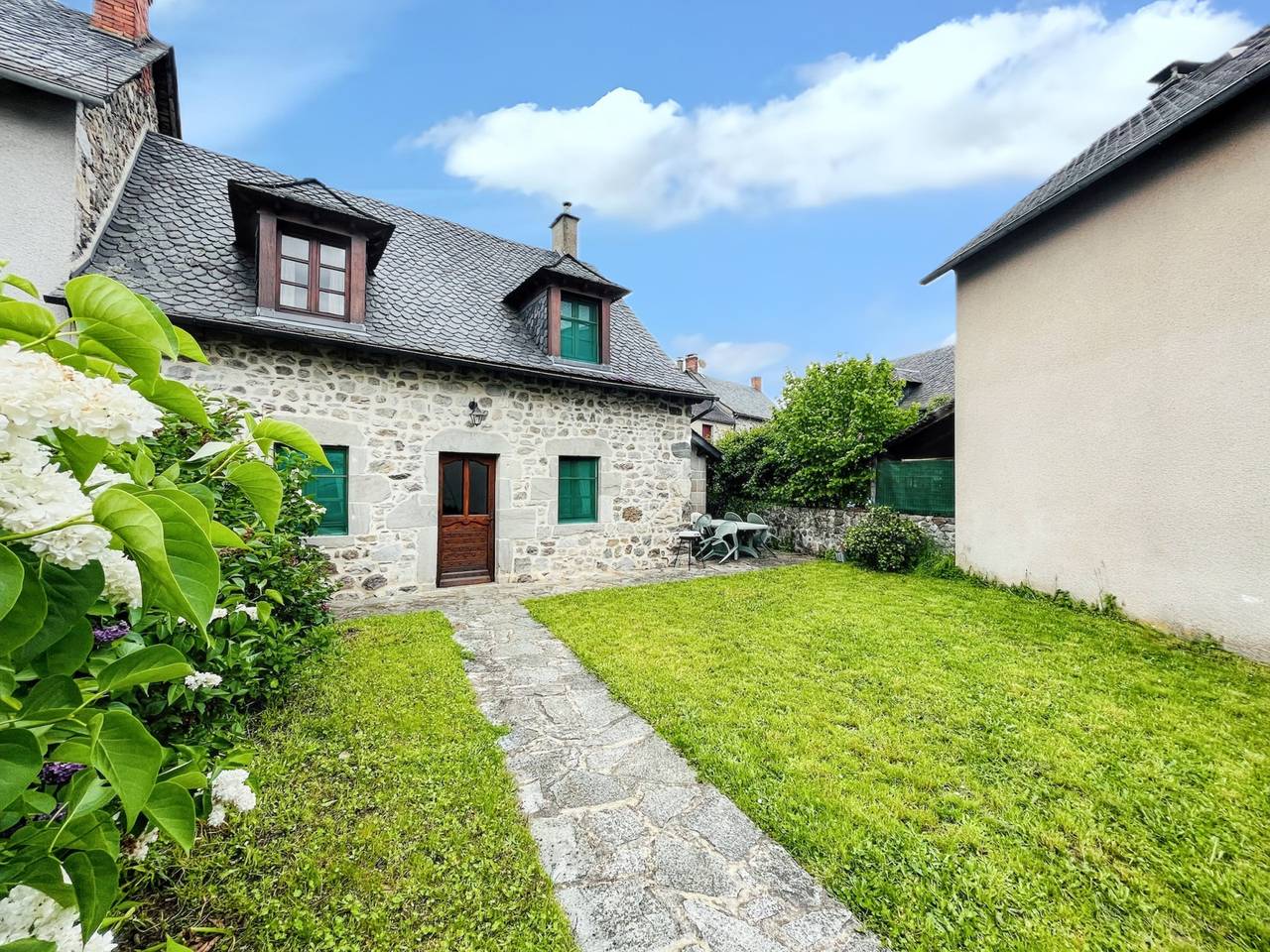 Maison cosy à Lanobre + Jardin in Lanobre, Parc naturel régional des Volcans d'Auvergne