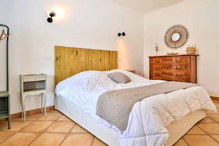 Location de vacances pour 9 personnes, avec jardin à Bellegarde - 3