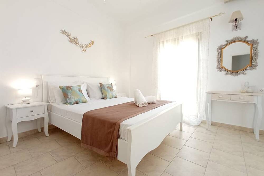 Sonia`s luxury apartment with jacuzzi in Kamilari, Iraklio-Heraklion und Umgebung