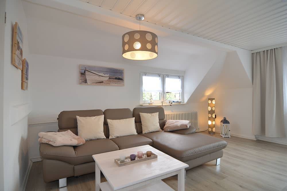 Ganze Wohnung, Ca.70m2 Fewo, mit Balkon, neu u. modern eingerichtet, Wald- u. Strandnähe in Geltow, Schwielowsee