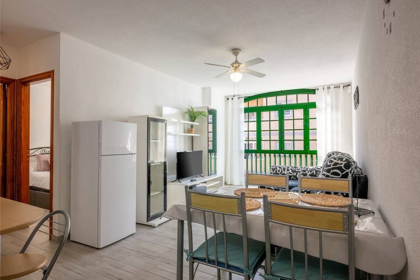 Apartamento entero, Casa Vacacional 'Los Abrigos Sea View' con Vistas al Mar, Balcón y Wi-Fi in Los Abrigos, Granadilla de Abona
