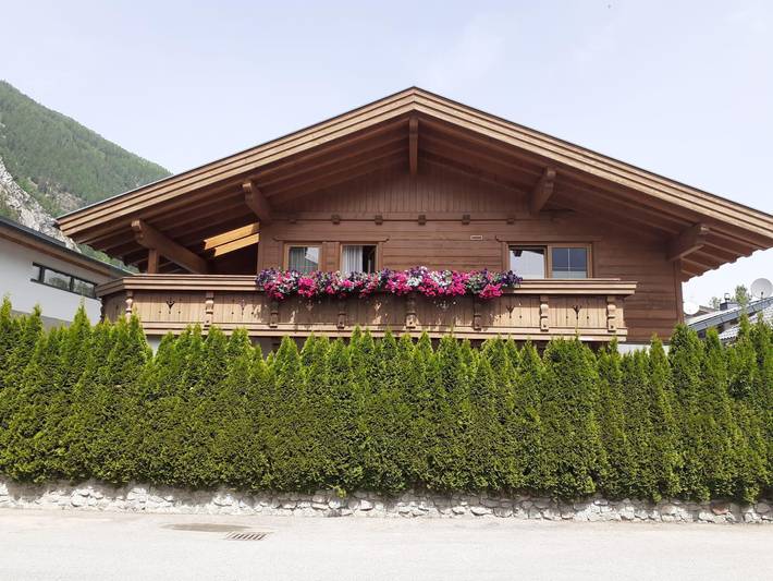 Ferienwohnung für 3 Personen, mit Terrasse und Garten