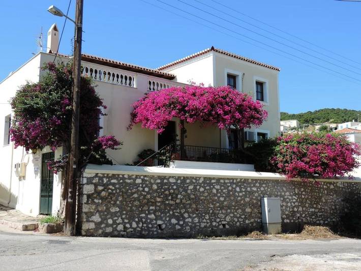 Maison d’hôte pour 2 personnes, avec terrasse et vue dans Spetses - 2
