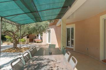 Maison De Vacances pour 9 Personnes dans Salon-de-Provence, Région d'Aix-en-Provence, Photo 2