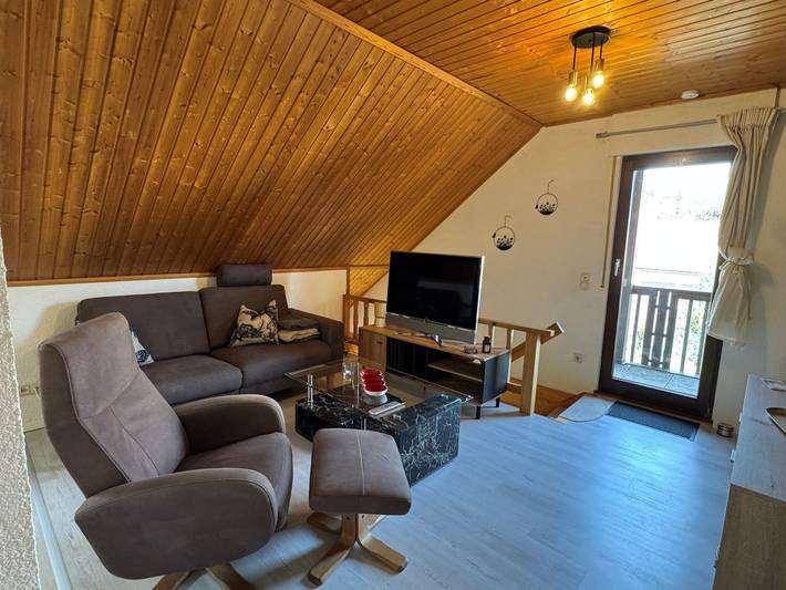 Apartment "Burgblick" with Mountain View, Balcony, and Wi-Fi in Rauenstein