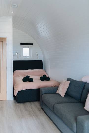 Glamping for 4 People in South-Wales, Pembrokeshire, Photo 2