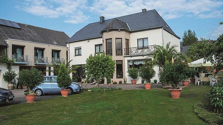 Ferienwohnung für 2 Personen, mit Balkon und Garten, kinderfreundlich in Nittel