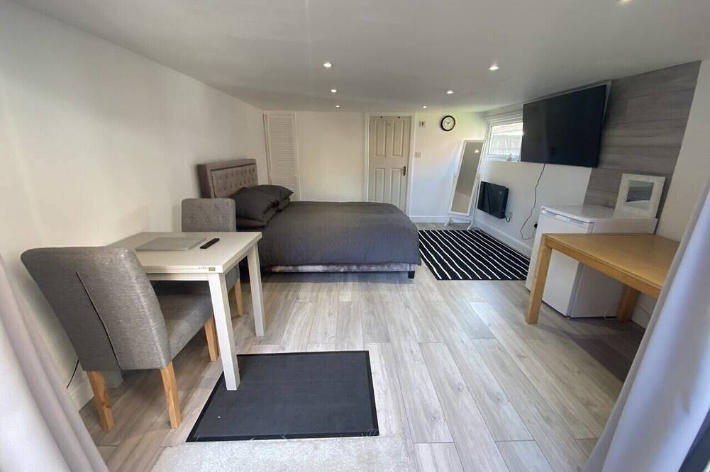 Modern Cosy Room Close to city centre Free Parking in Manchester, Greater Manchester