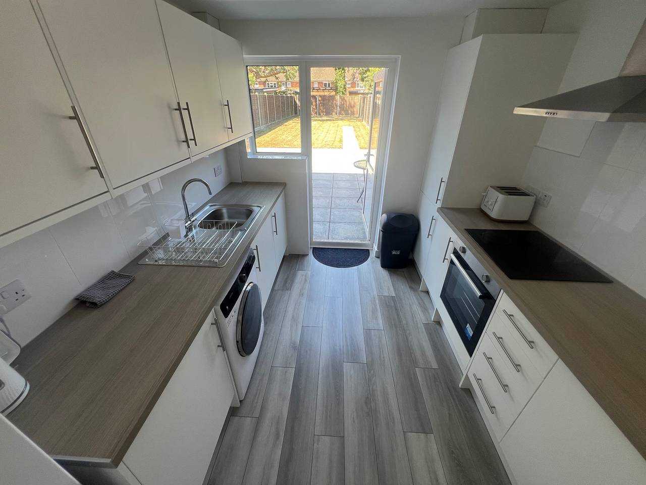 3 Bedroom House - Sleeps 5 & Free Parking in Dunstable (Bedfordshire), Chiltern Hills