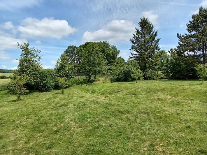 Location de vacances pour 2 personnes, avec Terrasse ainsi que Jardin et Vue à Grandcourt
