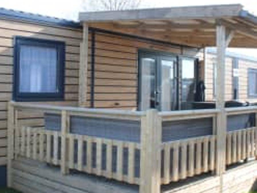 Siblu Camping In de Bongerd - Chalet 6 personen - Chalet Large 3 Zimmer mit Terrasse (6 Pers.) in Oostkapelle, Walcheren