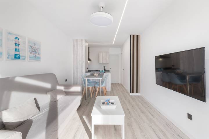 Entire apartment, Apartment 'Vistas A Los 2 Mares' with Sea View, Shared Pool and Air Conditioning in Playa El Arenal/Playa Pedrucho (La Manga), San Javier