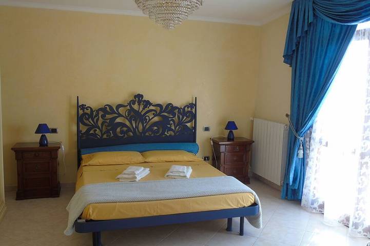 Schöne Villa mit privatem Pool, eine romantische Oase nur wenige Minuten vom Meer entfernt. in Quartu Sant'Elena, Campidano