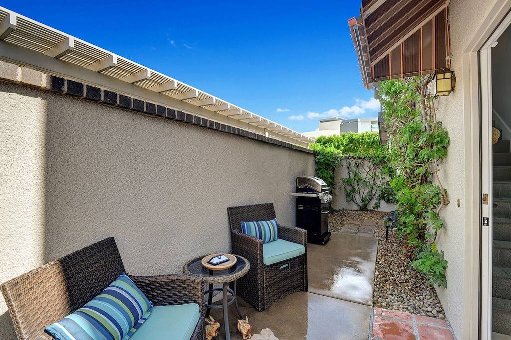 Blocks from downtown Palm Springs! Close to the Casino, trails and night life! in Palm Springs, Coachella Valley