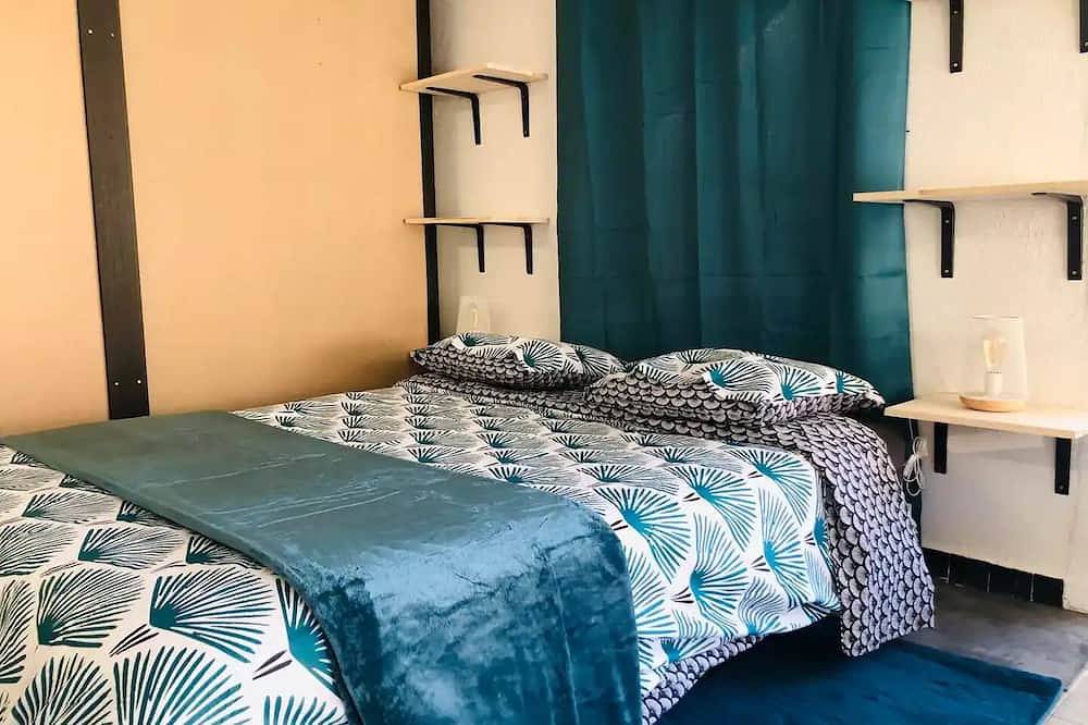 Appartement entier, Aux bulles du Forez (loft avec jacuzzi intérieur privé) in Saint-Bonnet-le-Courreau, Montbrison