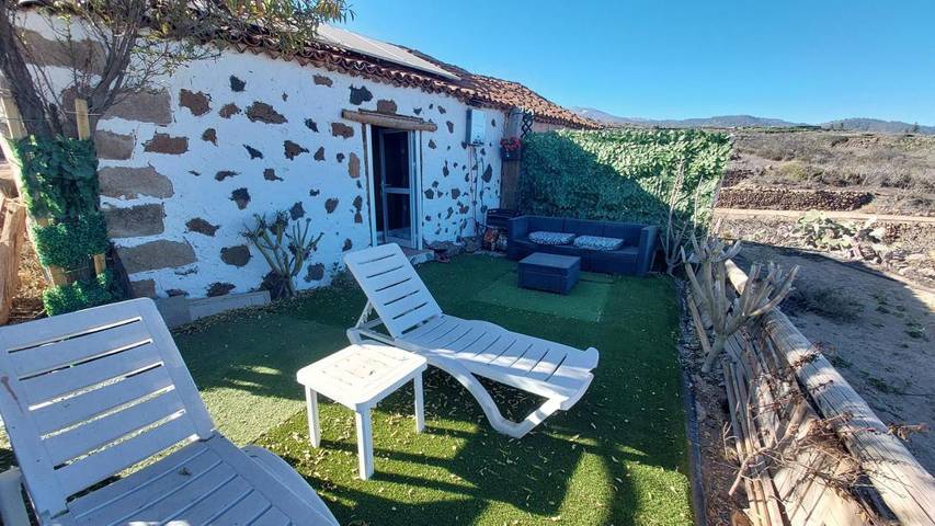 Casa rural para 3 personas, con terraza además de jardín y vistas - 1