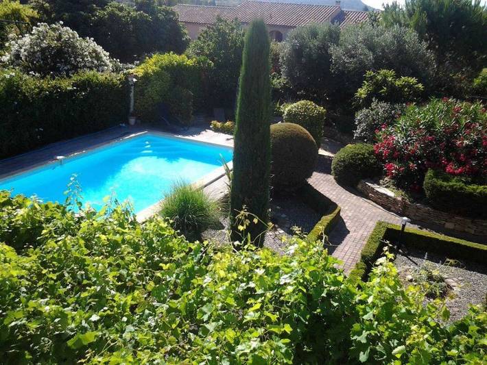 Gîte pour 9 personnes, avec Terrasse ainsi que Jardin et Piscine