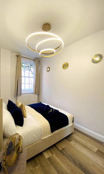 Holiday Apartment for 9 People in Tower Hamlets, London, Photo 3