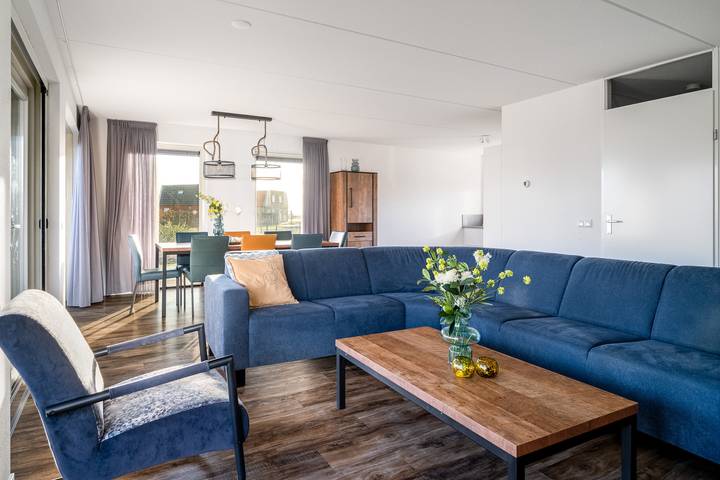 Ferienhaus für 8 Personen, mit Balkon/Terrasse und Terrasse sowie Garten in Friesland - 2