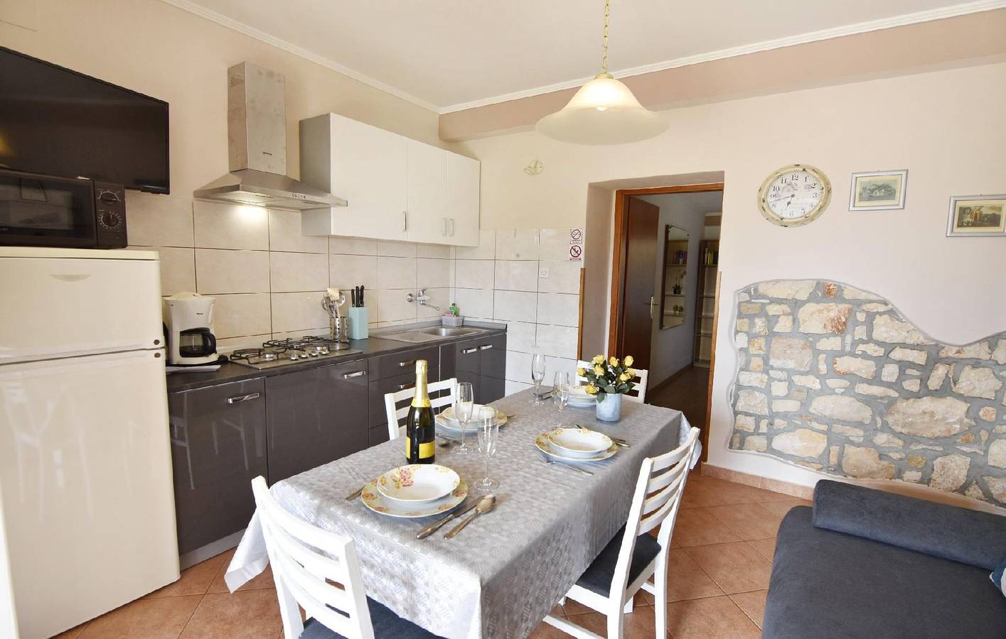 Apartamento vacacional entero, Comfortable Apartment in Umag with Large Garden in Umag, Region de Umag