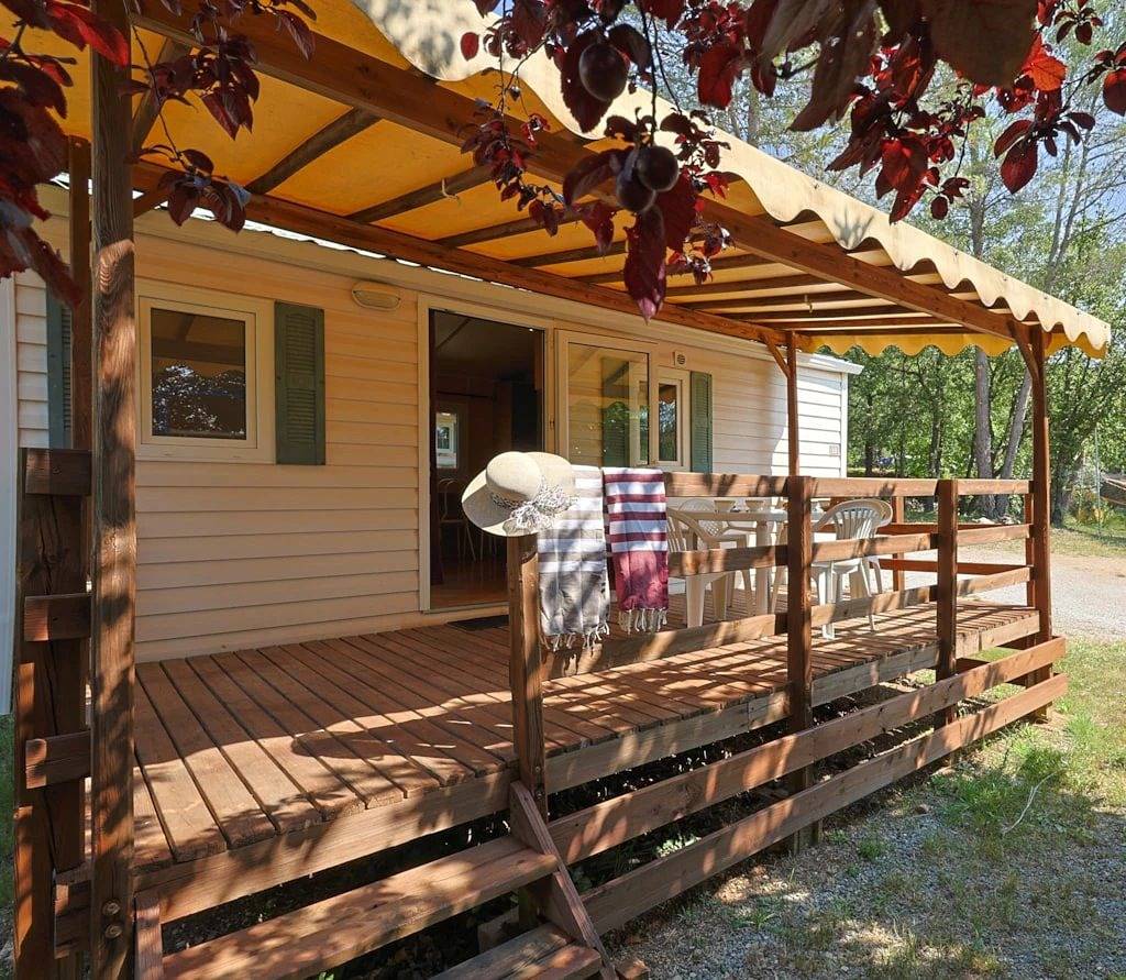 Zecamping 4 étoiles parc aquatique locatif clim 24m2 in Callas, Draguignan regionen