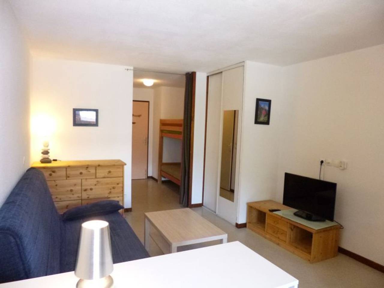 Studio entier, Studio 28m² Équipé avec Balcon, Wi-Fi & Parking - Animaux Bienvenus in Brides-les-Bains, Massif de la Vanoise