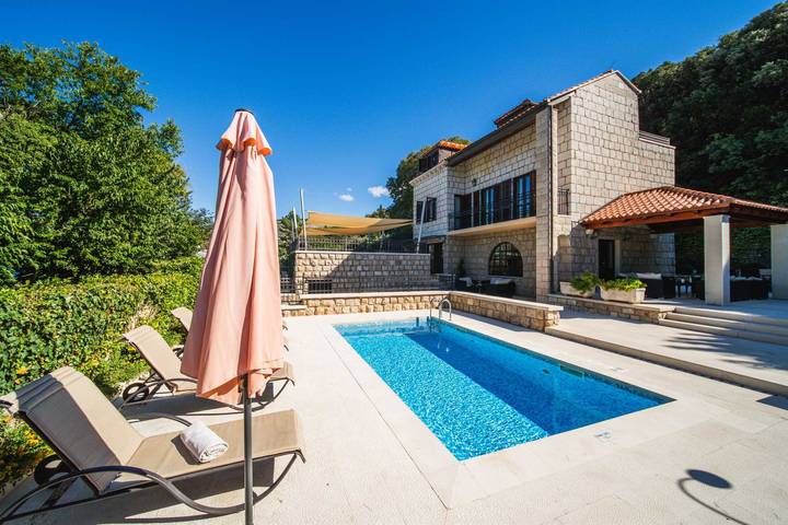 Ferienhaus für 9 Personen, mit Balkon und Ausblick sowie Pool, kinderfreundlich in Dubrovnik - 2