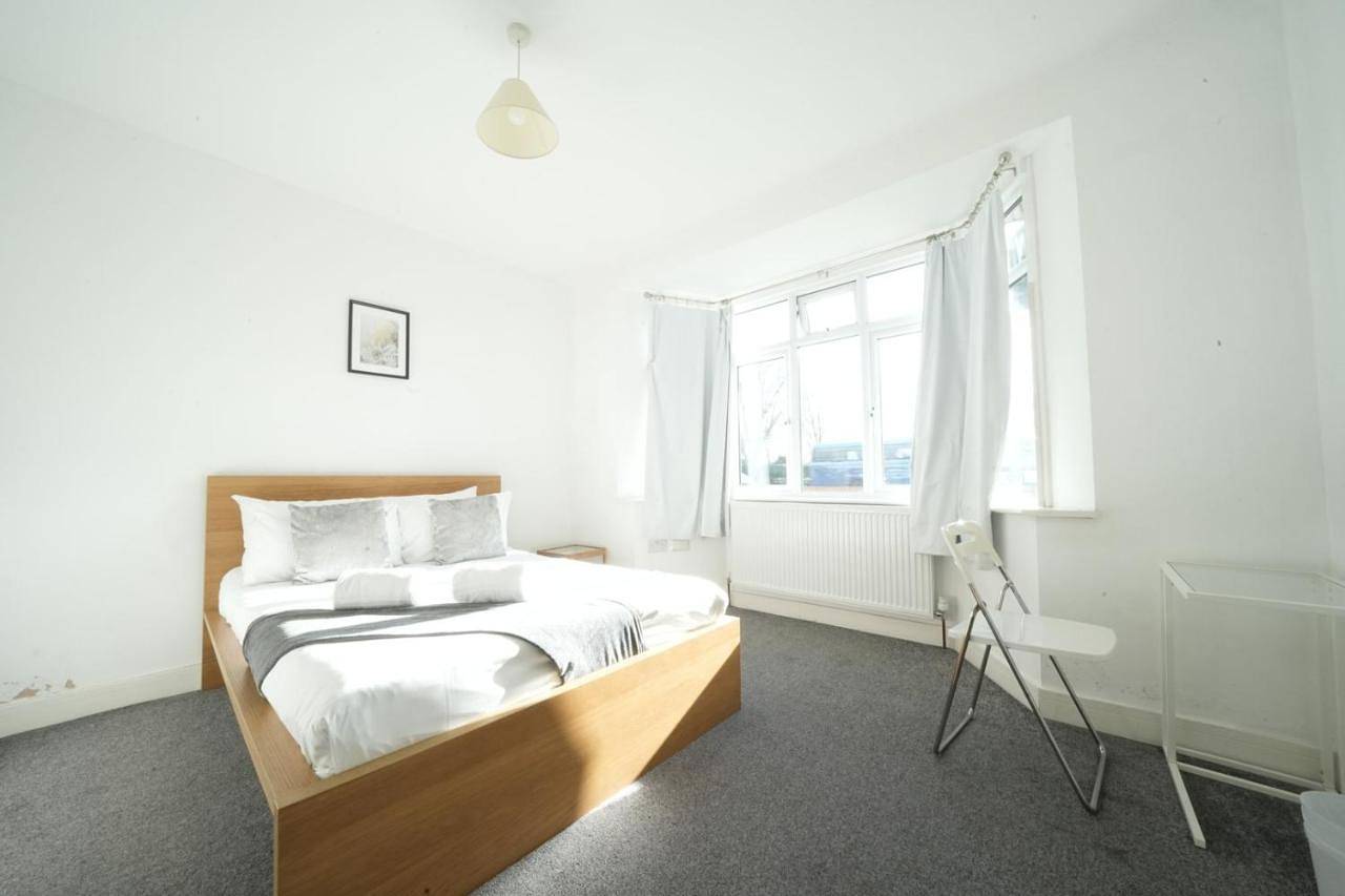 Entire apartment, Standard Triple Studio in Hillingdon, London