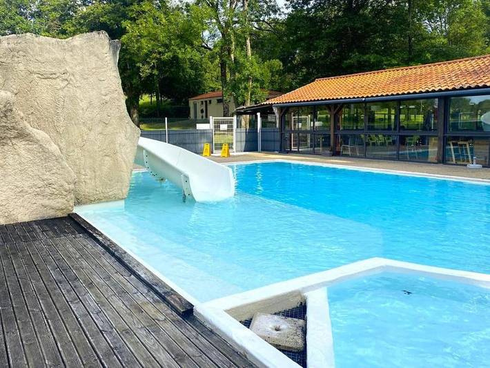 Bungalow für 2 Personen, mit Terrasse und Kinderpool sowie Pool in Vendée