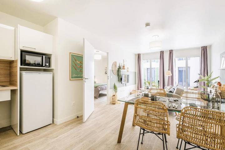 Gîte pour 2 personnes, avec vue et jardin dans Plage des Gollandieres (Le Bois-Plage-en-Re) - 2