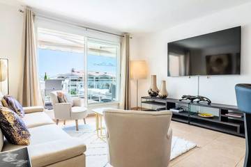 Gîte pour 4 personnes, avec vue et terrasse dans Port du Mourre-Rouge