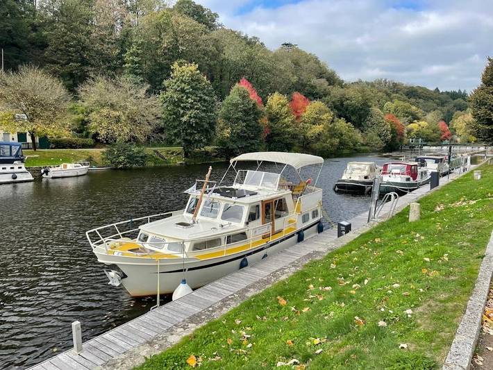 Bateau pour 5 personnes, avec terrasse - 1