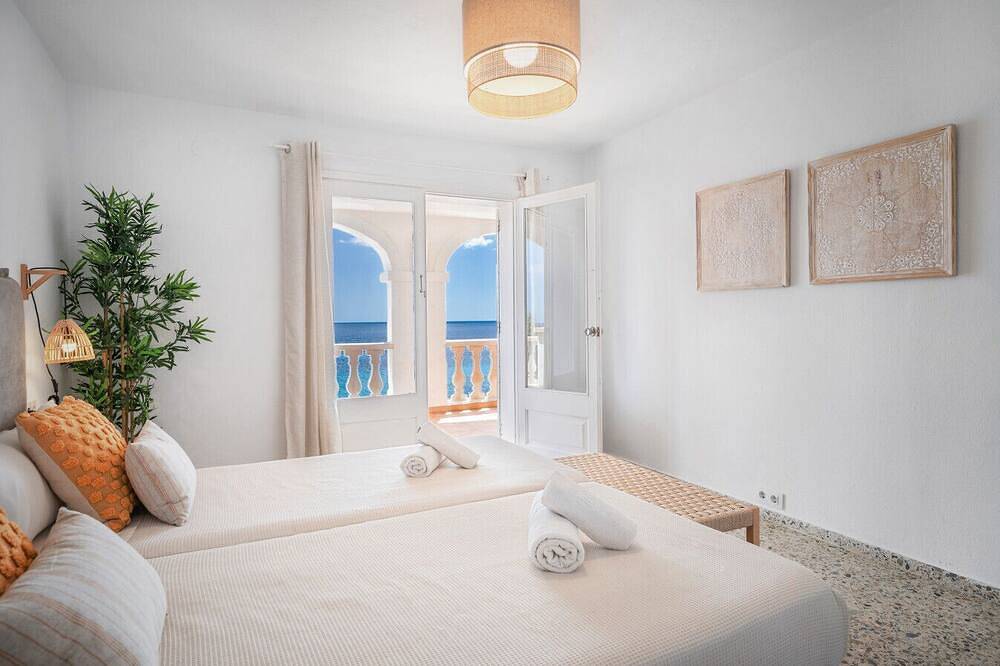 Seaview Villa - Pool, Strand, Wifi in Punta Prima, Sant Lluís
