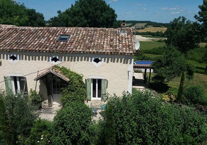 Location de vacances pour 6 personnes, avec Terrasse et Jardin ainsi que Piscine et Vue à Razac-d'Eymet