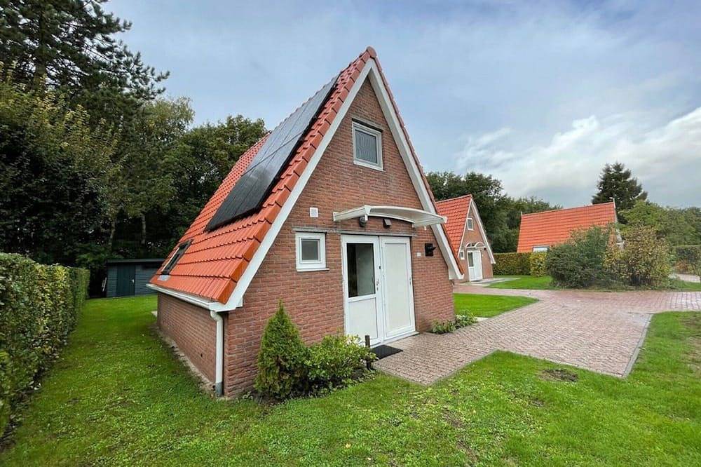 Ferienhaus in Friesland mit Garten in Sint Nicolaasga, Ijsselmeer