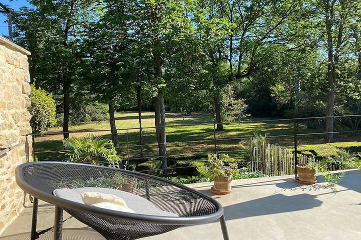 Location de vacances pour 2 personnes, avec jardin ainsi que piscine et sauna à Lieuran-lès-Béziers