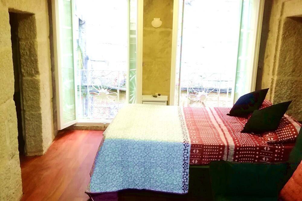 Entire apartment, Apartamento en Casco Histórico de Vigo. Ideal Parejas y Admite Mascotas in Vigo, Rías Baixas