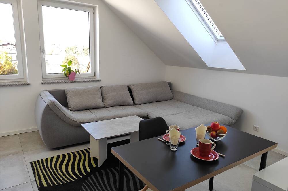 Geheel appartement, Schöne kleine Wohnung in einer neuen kleinen Residenz in Linz - Wels