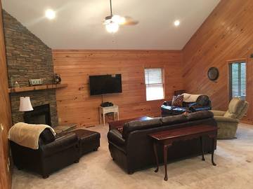 Vacation House for 20 Guests in Lake Martin, Alabama, Picture 4