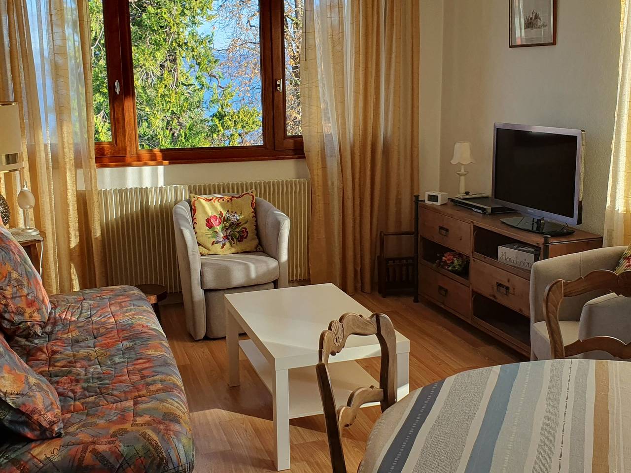 Ganze Wohnung, Charmante Wohnung am See mit Wlan und Parkplatz in Évian-les-Bains in Évian-les-Bains, Thonon-les-Bains und Umgebung