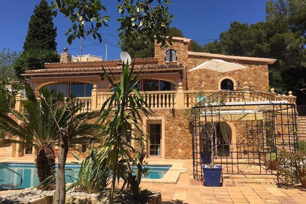 Authentische Villa, Klimaanlage, sehr privat, Wifi, tropischer Garten, privates Schwimmbad, in der Nähe des Meeres in La Fustera, Benissa