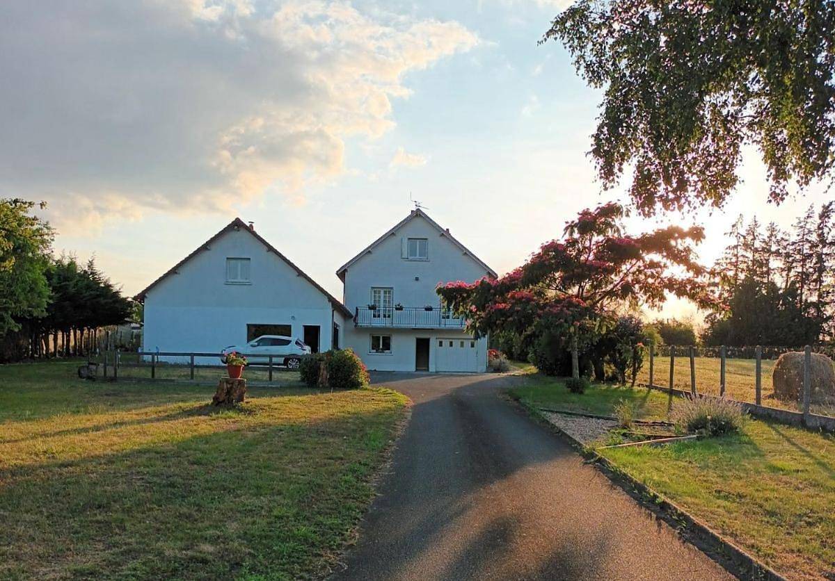 Six-Bedroom House in Faverolles-sur-Cher, Région de Blois