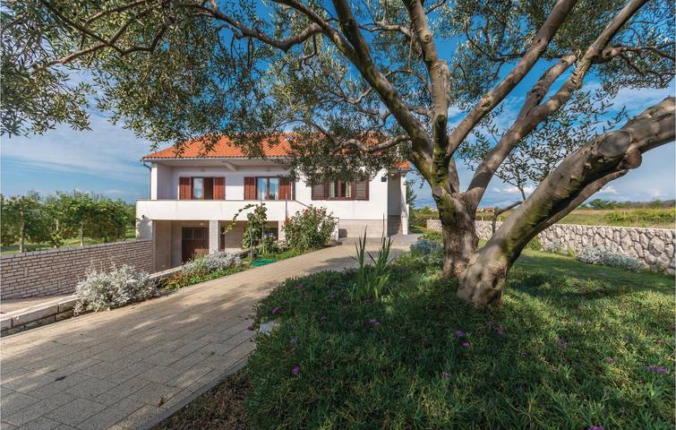 Ferienhaus für 6 Personen, mit Terrasse in Privlaka