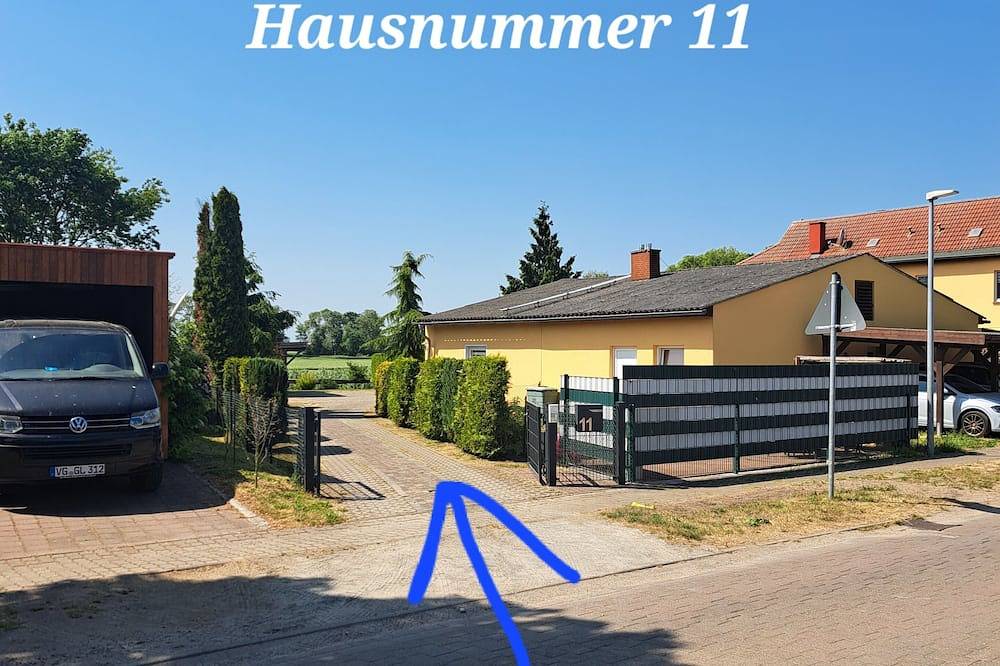 Apartamento entero, Vacation apartment 100sqm <br>Living <br>3 double beds Bedroom<br>Kitchen<br>Bathroom in Loissin, Pomerania Occidental