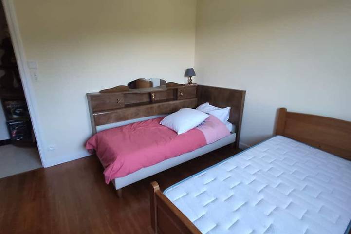 Entire apartment, Apartment with private terrace, in the country and in the city at the same time. in Privas (arrondissement)