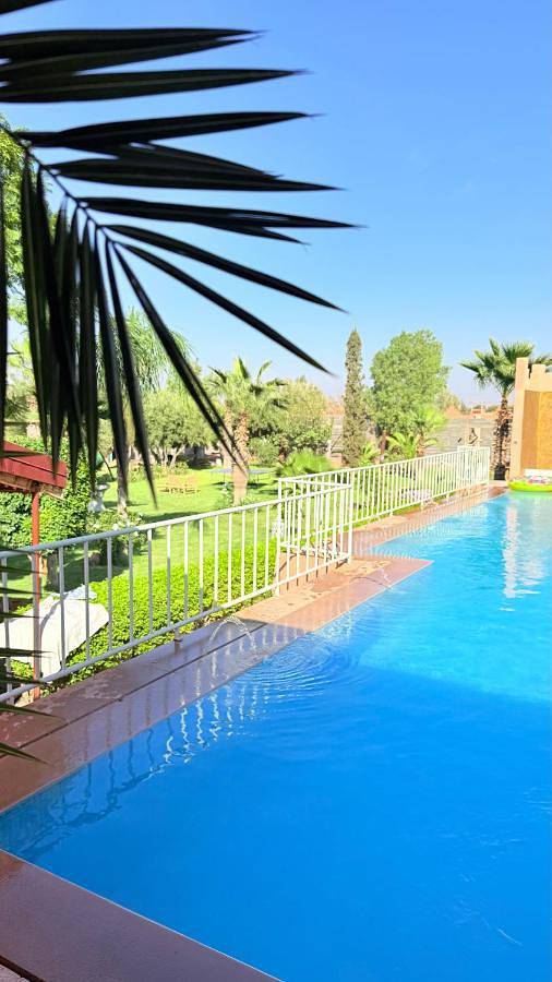 Chambre d’hôte pour 2 personnes, avec jardin et piscine ainsi que vue et sauna, animaux acceptés