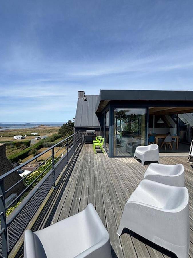 Location de vacances pour 10 personnes, avec terrasse et jardin, animaux acceptés dans Plage des Dunes (Penvénan)