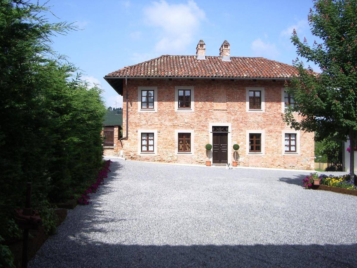 B&B Cascina Gaione Via Gallina,18b 12052 Neive cn in Neive, Langhe
