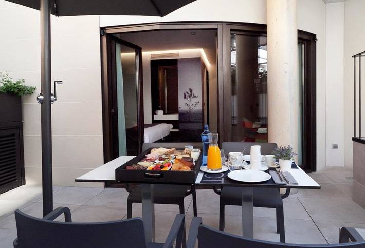Hotel für 10 Personen, mit Terrasse