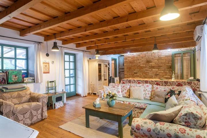 Apartament wakacyjny dla 9 osób, z ogród i jacuzzi oraz sauna w Tiszafüred